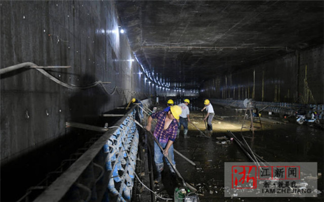 青山湖湖底隧道抓工期趕進(jìn)度(圖4)